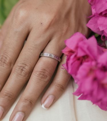Tribal motif finger ring