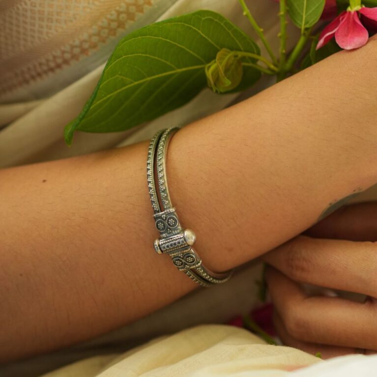 925 Silver Vintage Style 2 line Openable Bangle