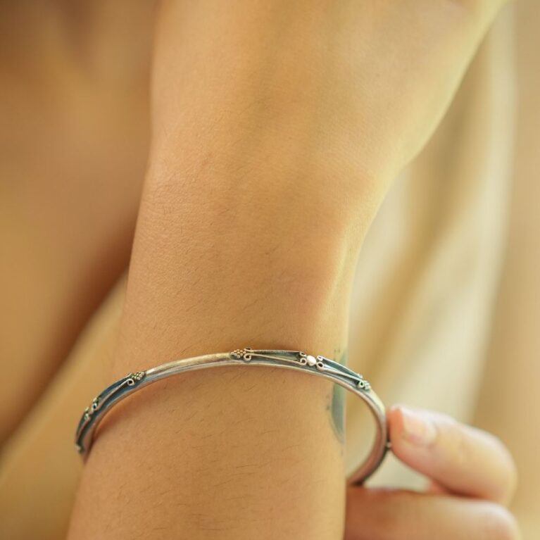 Silver Solid bangle with Intricate work