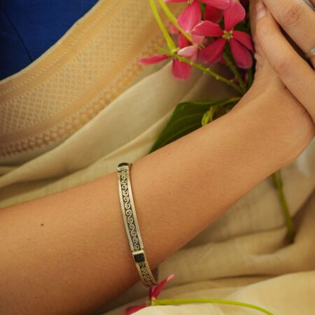 Black Onyx Stone Studded Silver Flat bangle